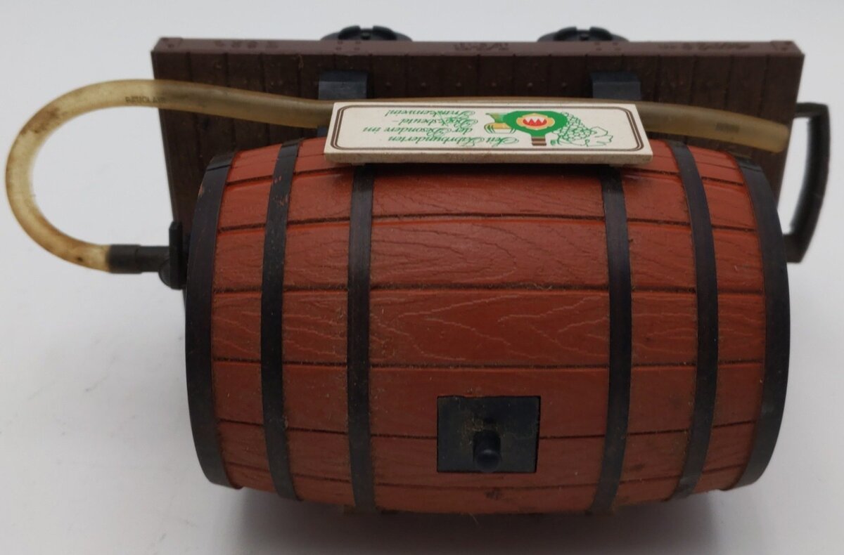 LGB 4047 G Scale Flatcar with Ferdinand Pieroth Whiskey Barrel EX