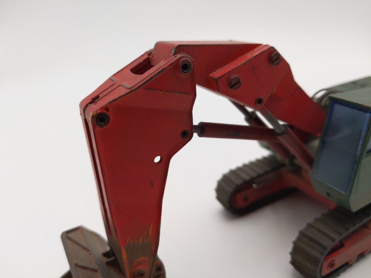 NZG 113 1:50 Diecast Custom Weathered Hydraulic Excavator Demag H51