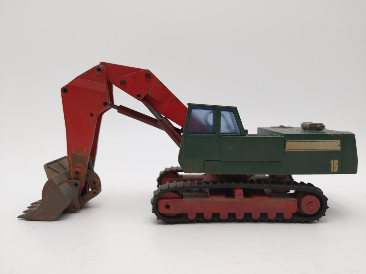 NZG 113 1:50 Diecast Custom Weathered Hydraulic Excavator Demag H51