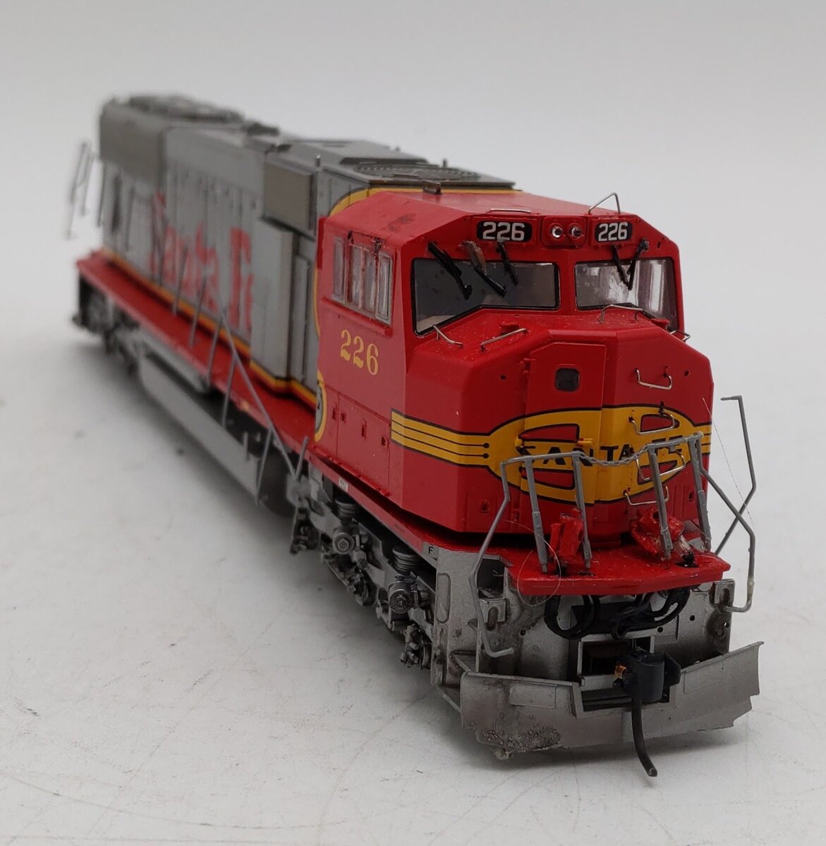 Athearn G6138 HO Scale Santa Fe SD75M Diesel Locomotive #226/Box