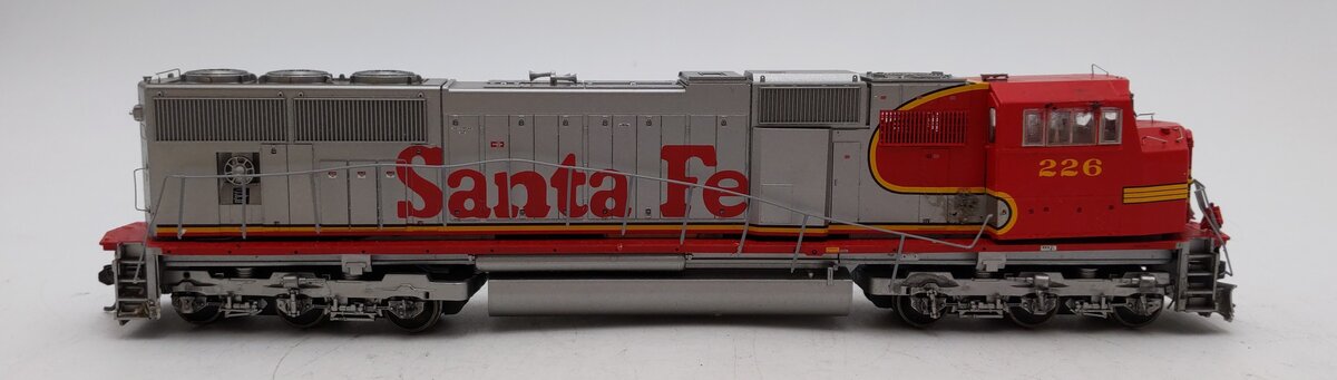 Athearn G6138 HO Scale Santa Fe SD75M Diesel Locomotive #226/Box