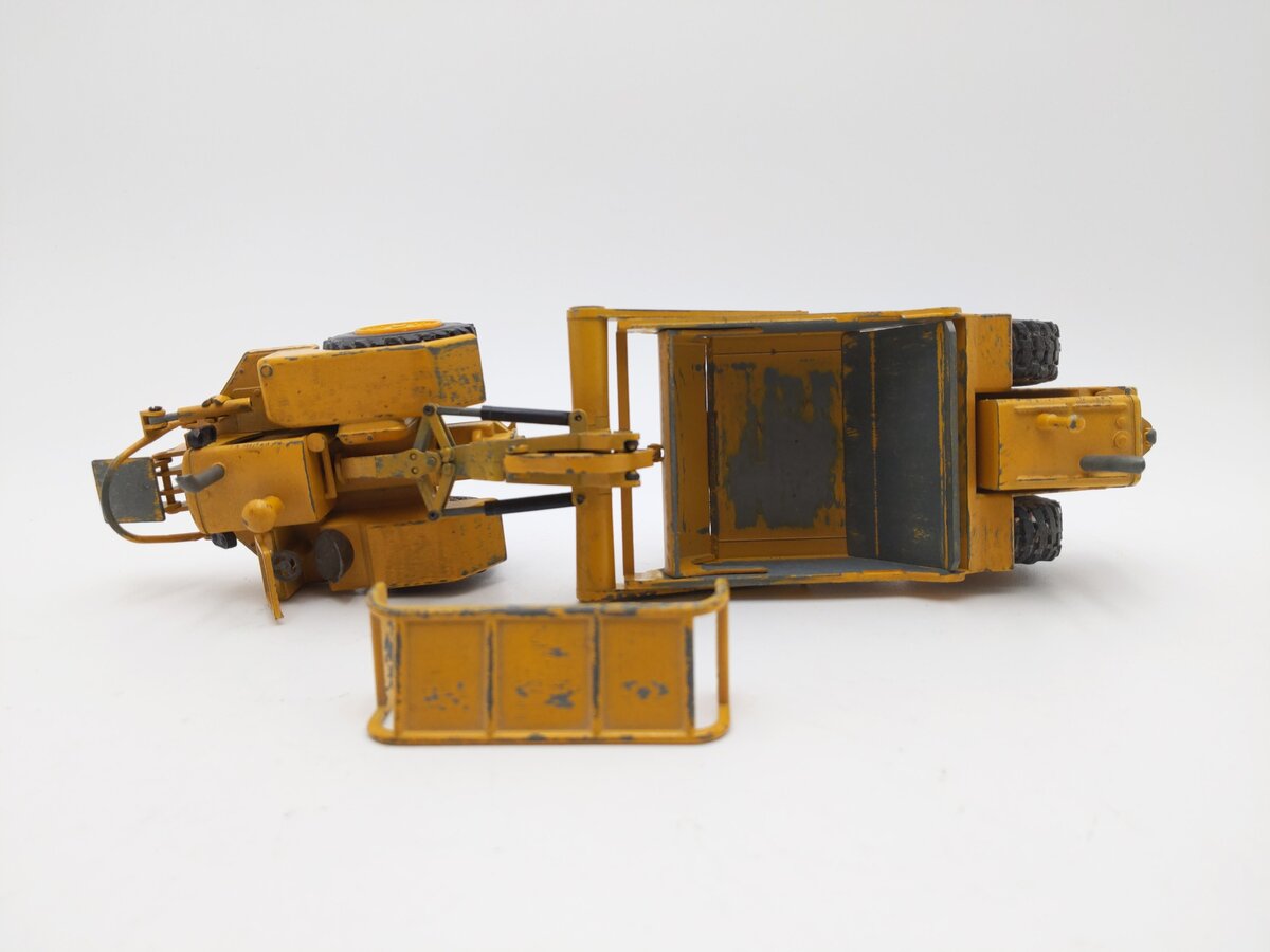 NZG 127 1:50 Scale Diecast Caterpillar 627 Push-Pull Scraper - Weathered EX