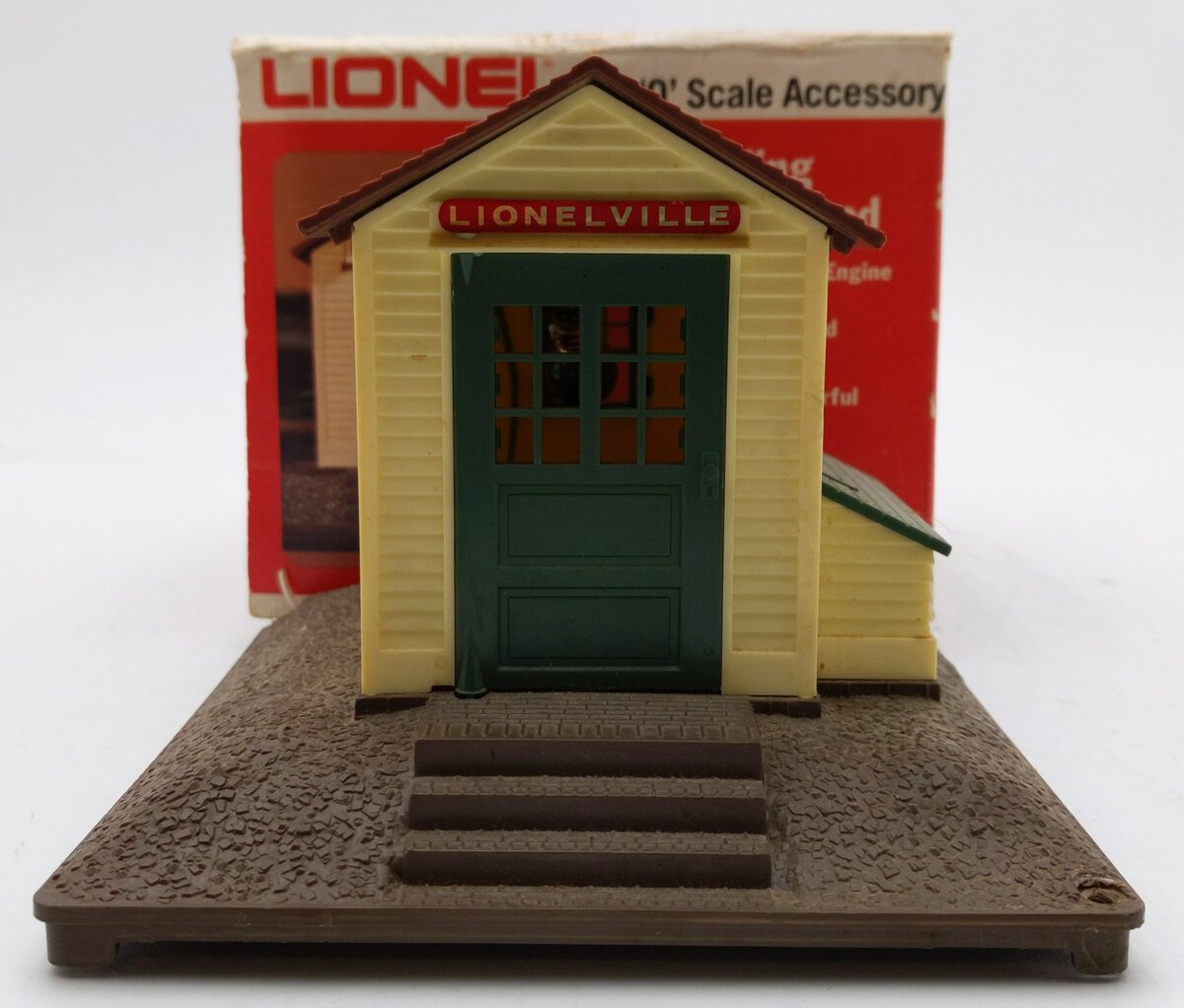 Lionel 6-2126 O Gauge Operating Whistling Freight Shed VG/Box