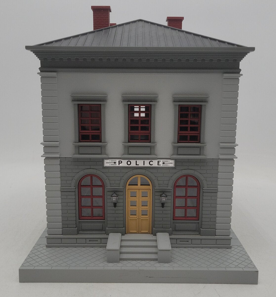 MTH 30-9099 O Gray & Maroon Police Station Assembled Building EX