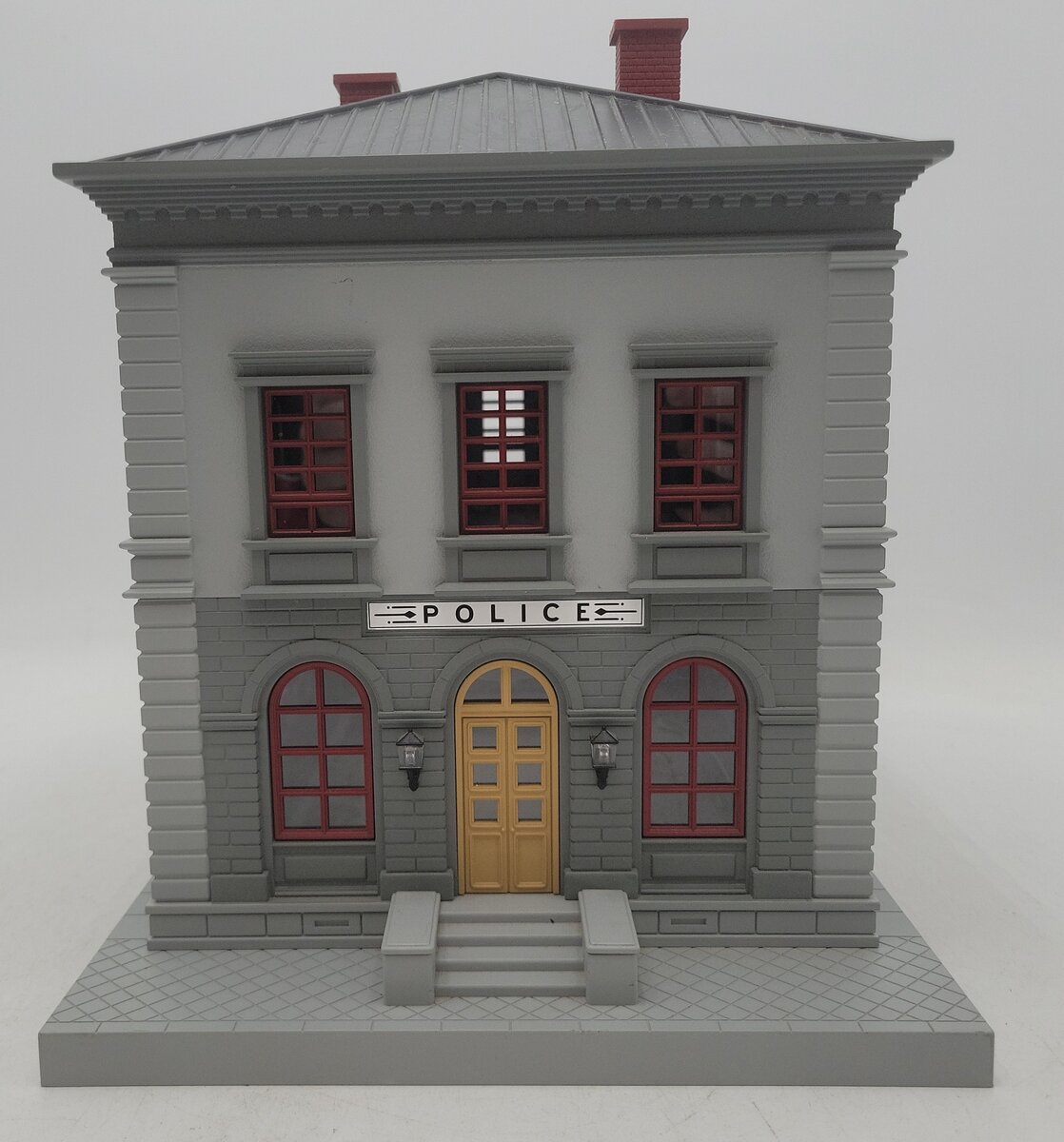MTH 30-9099 O Gray & Maroon Police Station Assembled Building EX