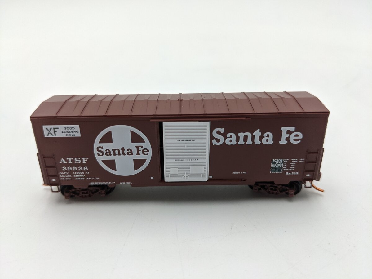 Micro-Trains 02454380 N ATSF 40' Standard Single Door Boxcar #39536 LN/Box
