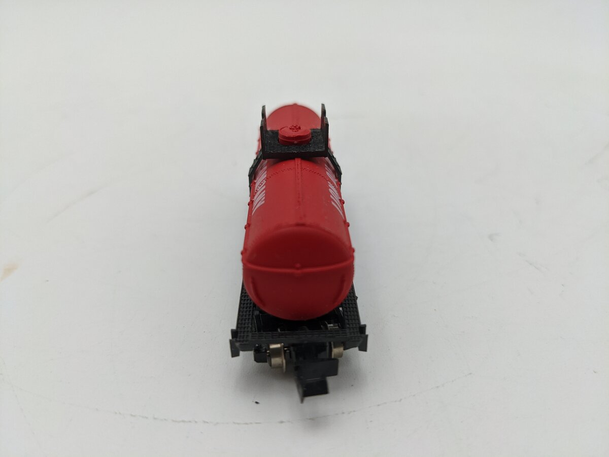 Model Power 3453 N Scale Lion Oil Company Single Dome Tank Car LN/Box
