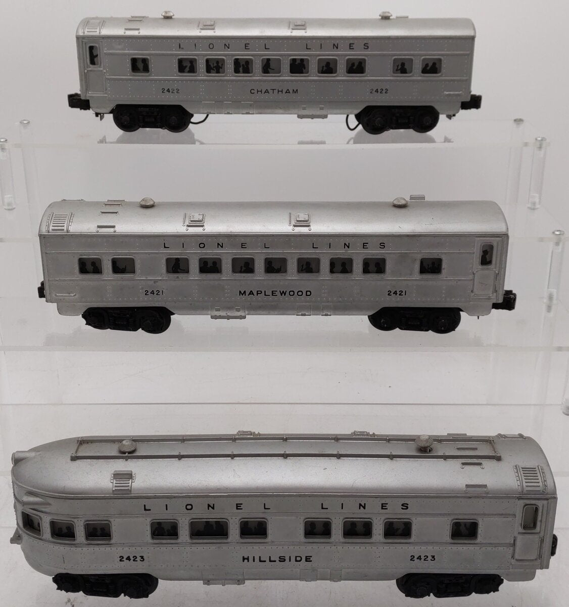 Lionel 2421S Vintage O Lionel Lines 2421, 2422, 2423 Passenger Cars: (Set of 3)