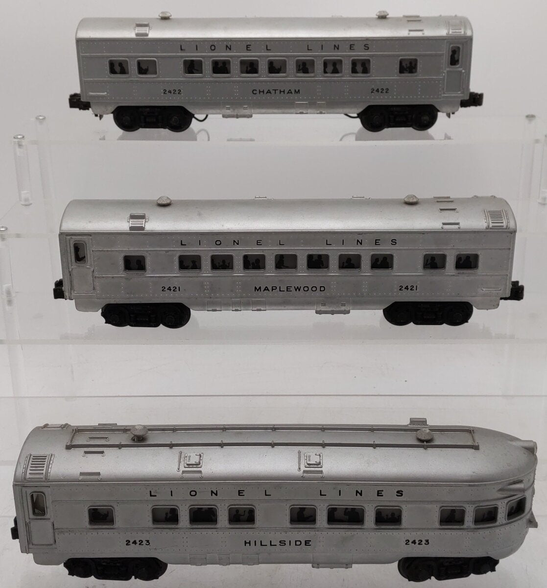 Lionel 2421S Vintage O Lionel Lines 2421, 2422, 2423 Passenger Cars: (Set of 3)