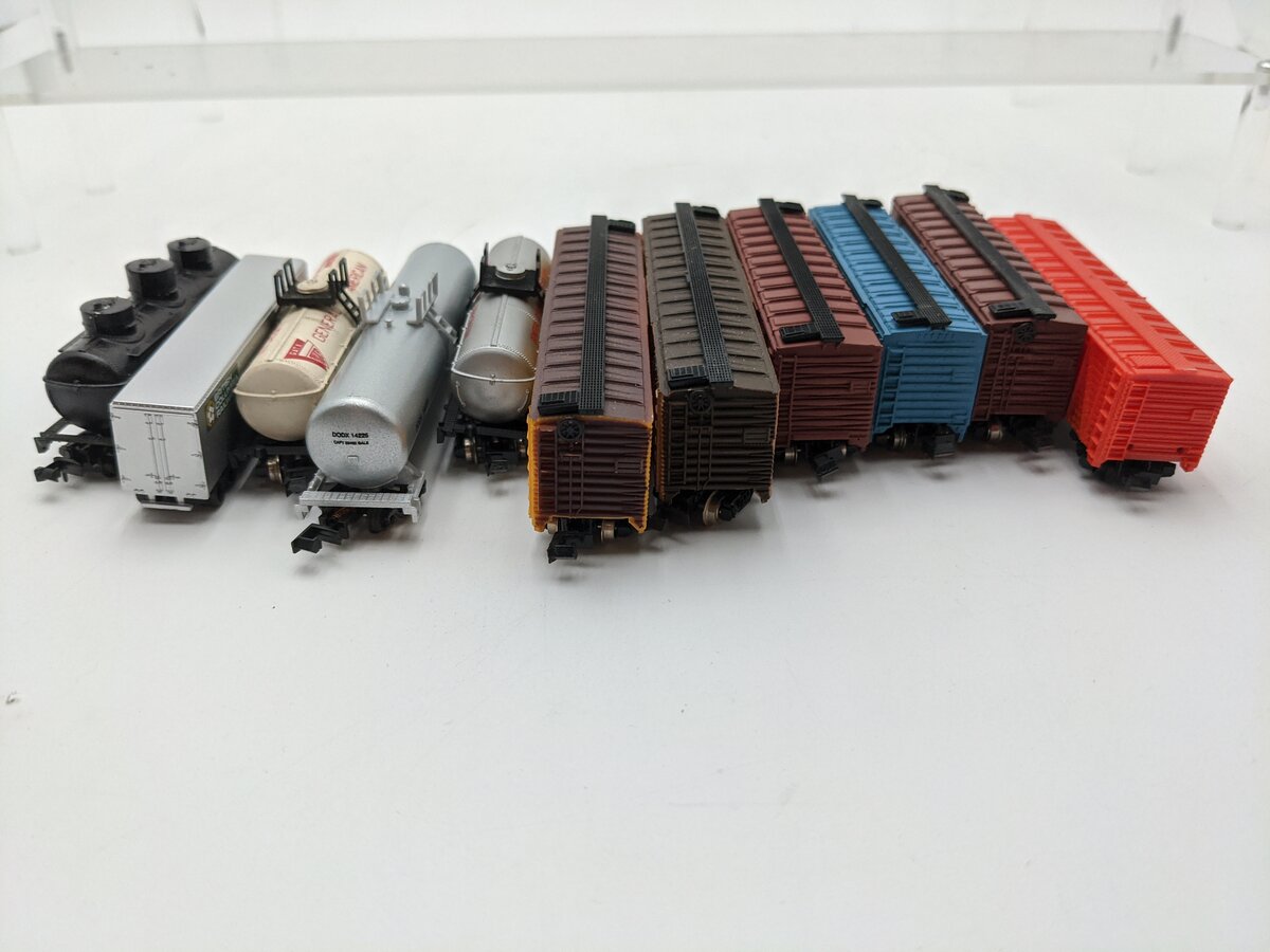 Bachmann & Others N Scale Assorted Freight Cars [11] EX/Box