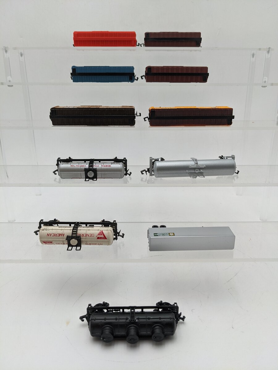 Bachmann & Others N Scale Assorted Freight Cars [11] EX/Box