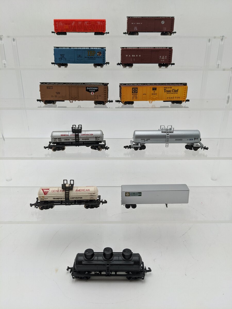 Bachmann & Others N Scale Assorted Freight Cars [11] EX/Box