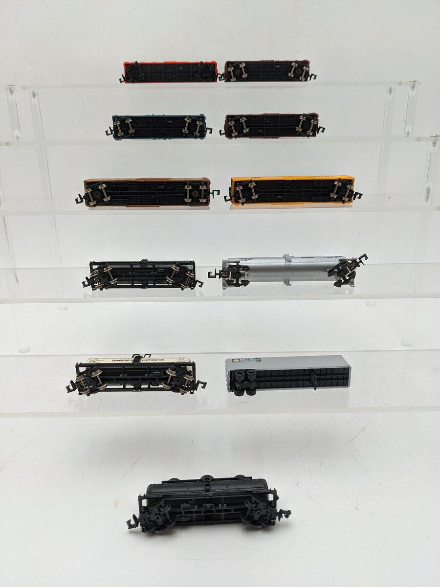 Bachmann & Others N Scale Assorted Freight Cars [11] EX/Box