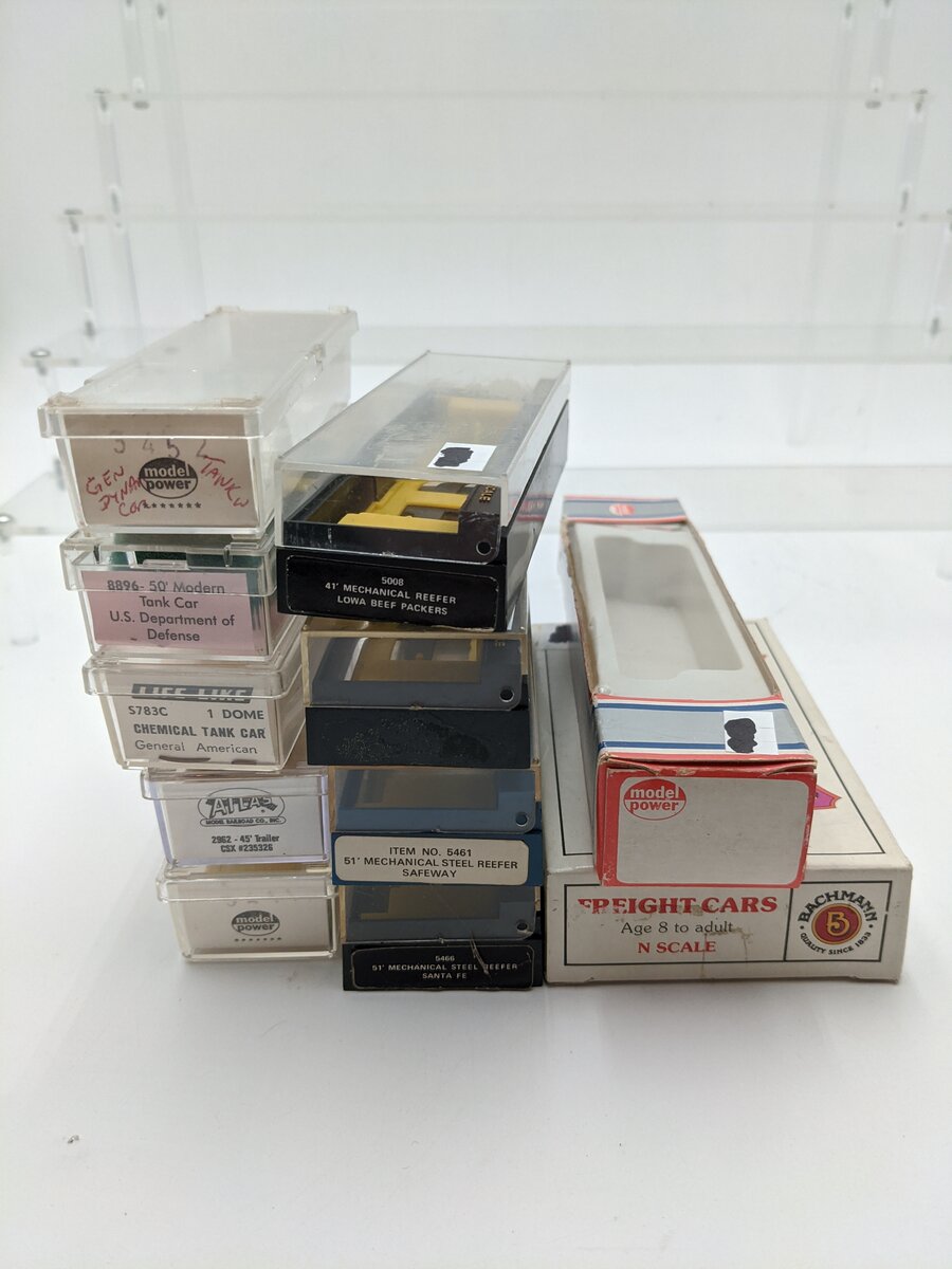 Bachmann & Others N Scale Assorted Freight Cars [11] EX/Box
