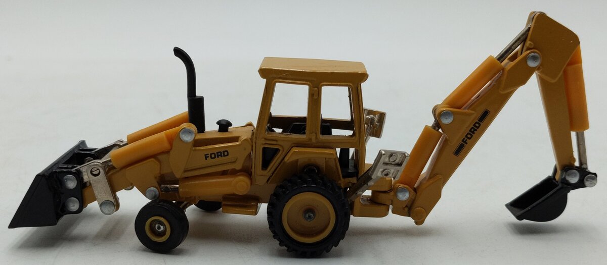 Ertl 885 1:64 Diecast Ford Tractor Loader Backhoe LN