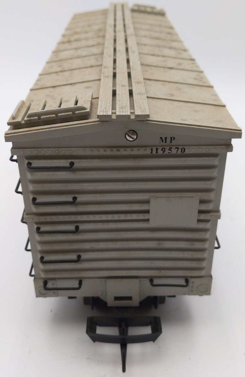 USA Trains R-1957 G Gauge Missouri Pacific Boxcar #119570 EX
