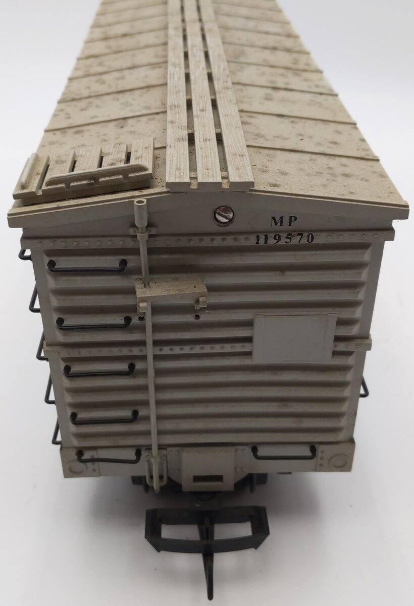 USA Trains R-1957 G Gauge Missouri Pacific Boxcar #119570 EX