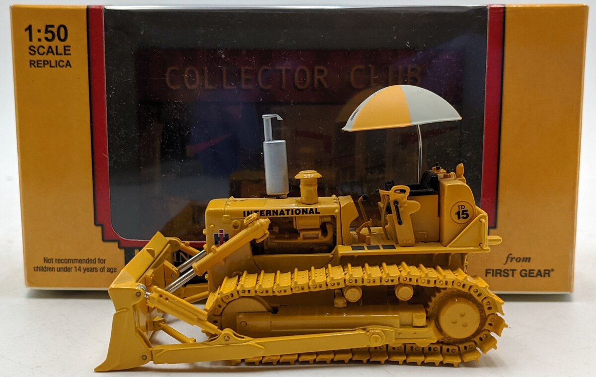 First Gear 50-3076 1:50 Diecast International Harvester TD-15 Dozer NIB