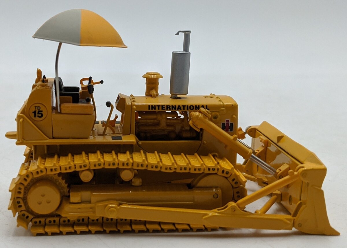 First Gear 50-3076 1:50 Diecast International Harvester TD-15 Dozer NIB