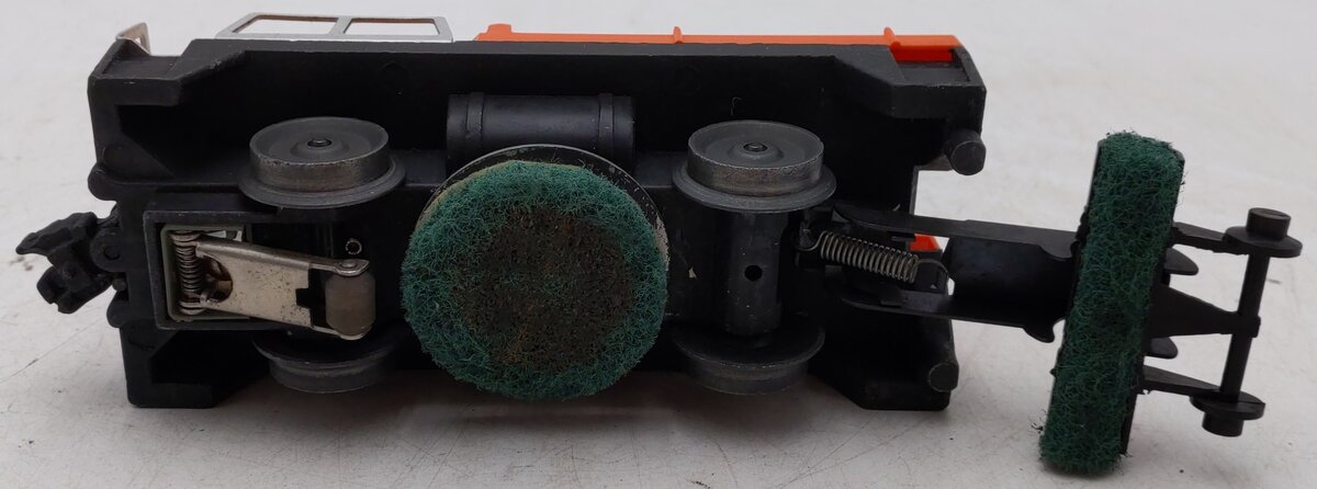 Lionel 3927 O Gauge Vintage Postwar Motorized Track Cleaner Car #3927 VG