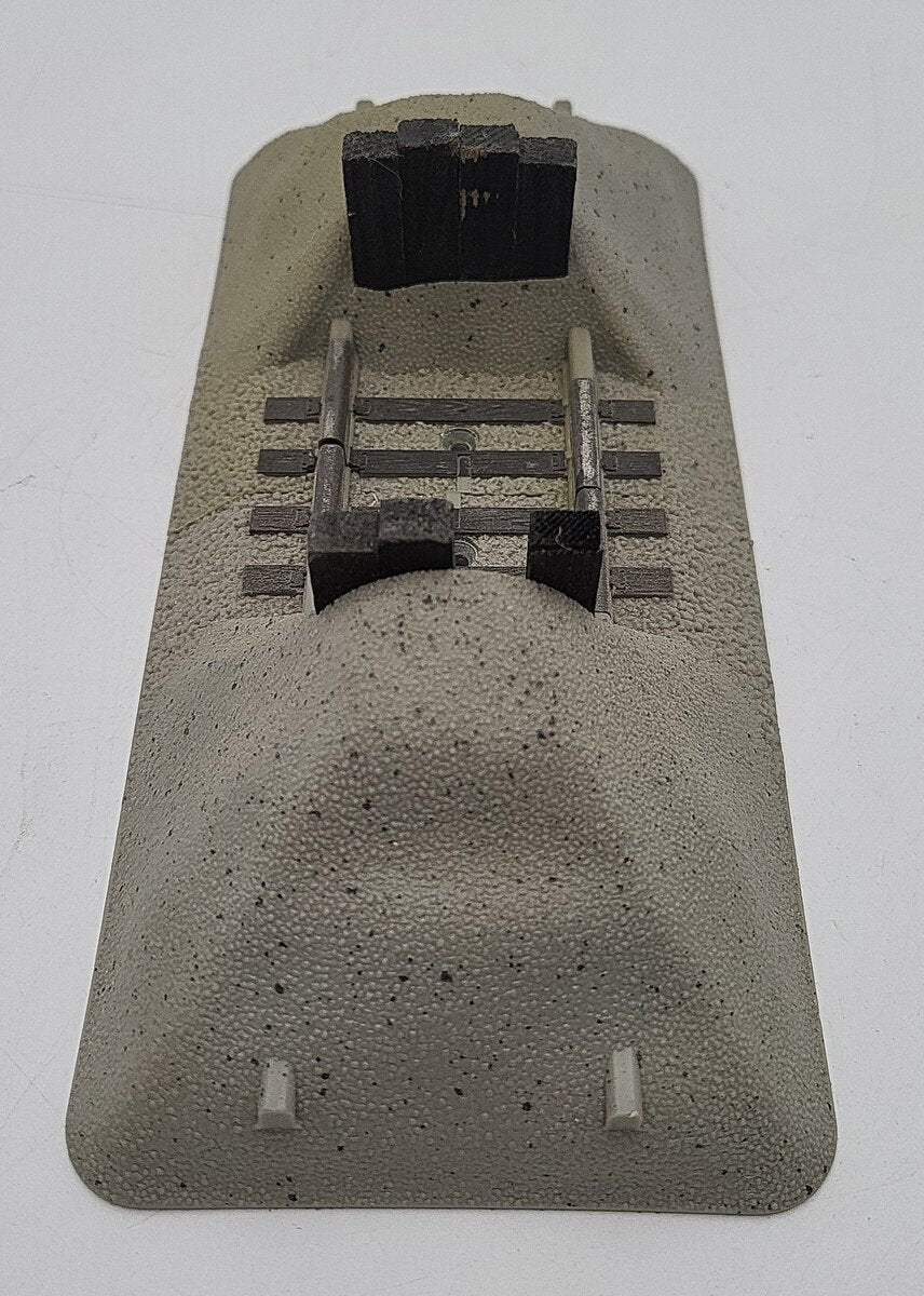 Lionel 6-12059 O Scale Fast Track Earthen Bumpers (Pack of 2) VG
