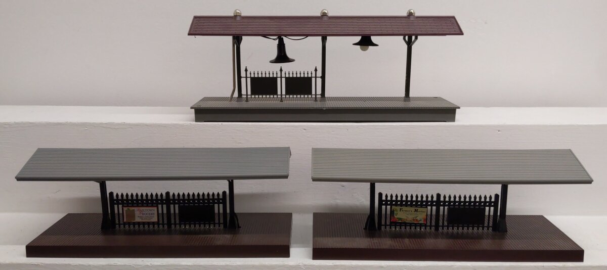 MTH & Lionel O Gauge Assorted Illuminated Passenger Stations [3] EX