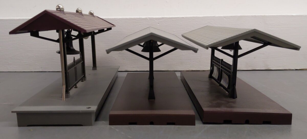 MTH & Lionel O Gauge Assorted Illuminated Passenger Stations [3] EX