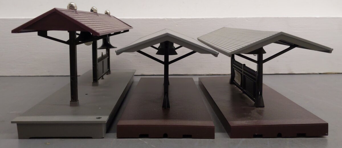 MTH & Lionel O Gauge Assorted Illuminated Passenger Stations [3] EX