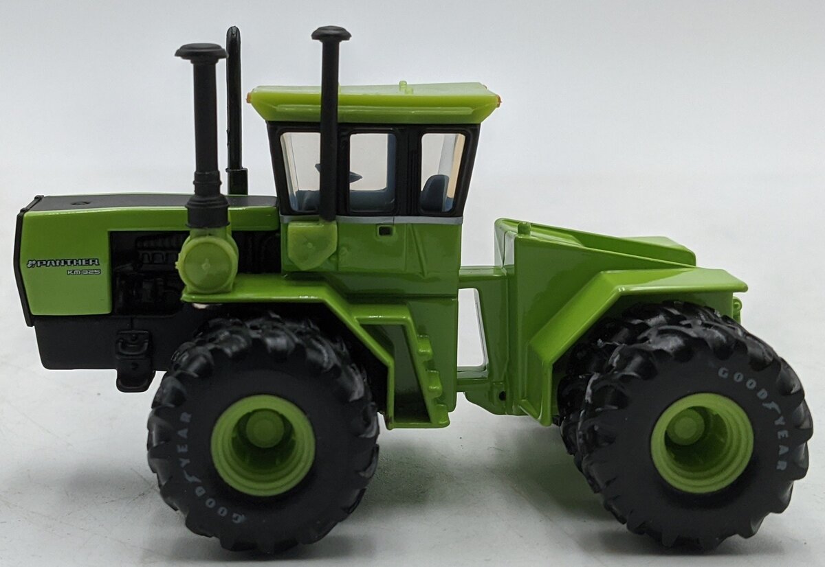 Ertl 14667A 1:64 Diecast Steiger Panther KM-325 Tractor 2009 National Farm Show NIB