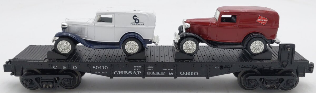 MTH 30-8304 O Chesapeake & Ohio Diecast Flatcar w/ 1932 Ertl Panel Vans #80410 EX/Box