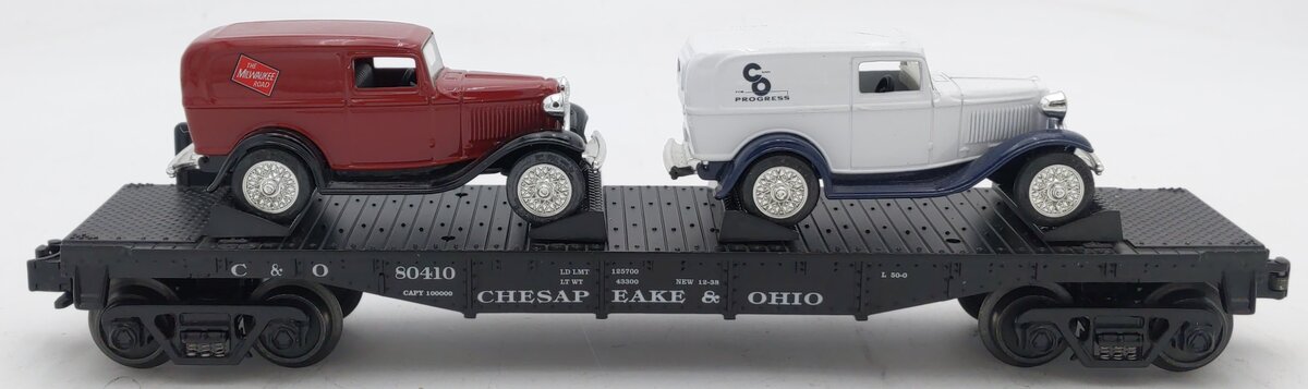 MTH 30-8304 O Chesapeake & Ohio Diecast Flatcar w/ 1932 Ertl Panel Vans #80410 EX/Box