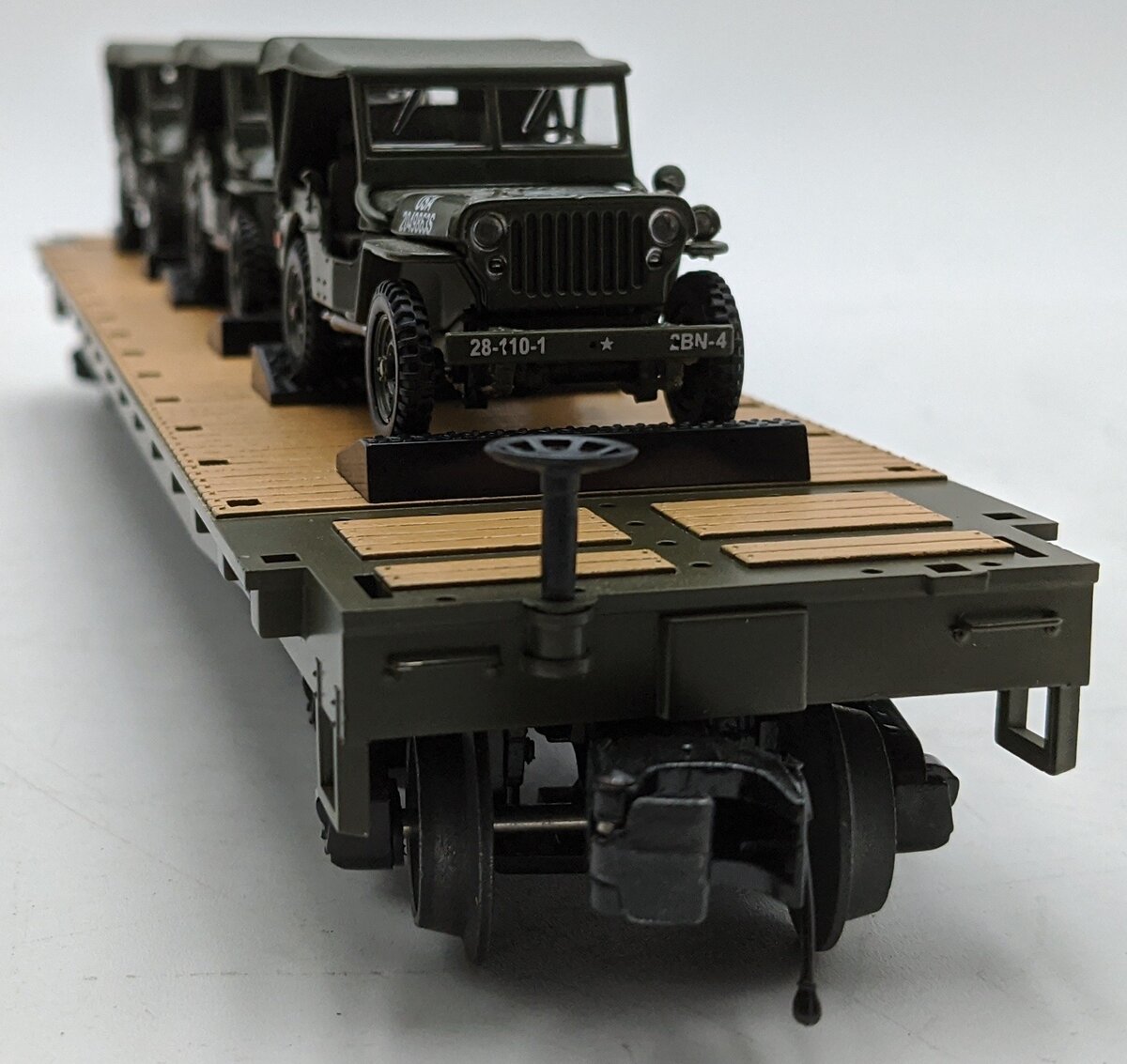 MTH 20-95425 O U.S. Army Flatcar w/ (3) Military Transport Vehicles #609460 LN/Box