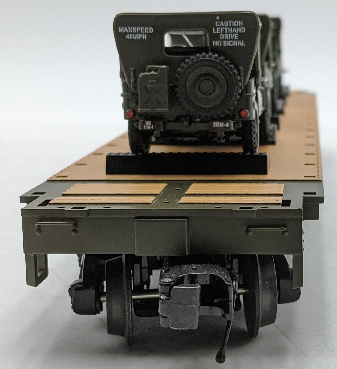 MTH 20-95425 O U.S. Army Flatcar w/(3) Military Transport Vehicles #609460