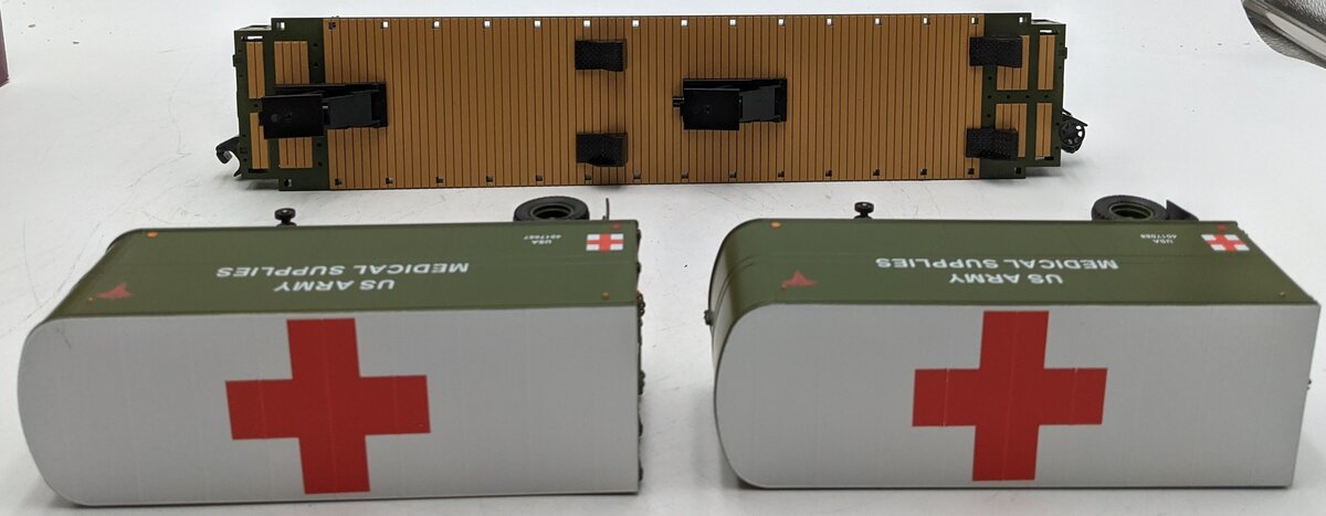 MTH 20-95331 O U.S. Army #1946 Flatcar w/ 2 PUP Trailers LN/Box