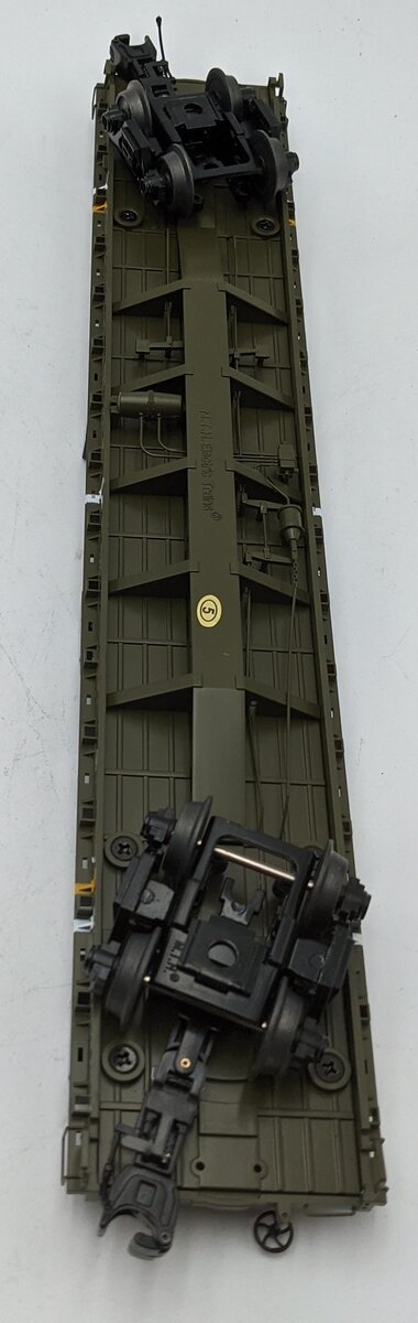 MTH 20-95426 O U.S. Army 60' Flat Car w/(2) Bradley Fighting Vehicles #40152 VG/Box