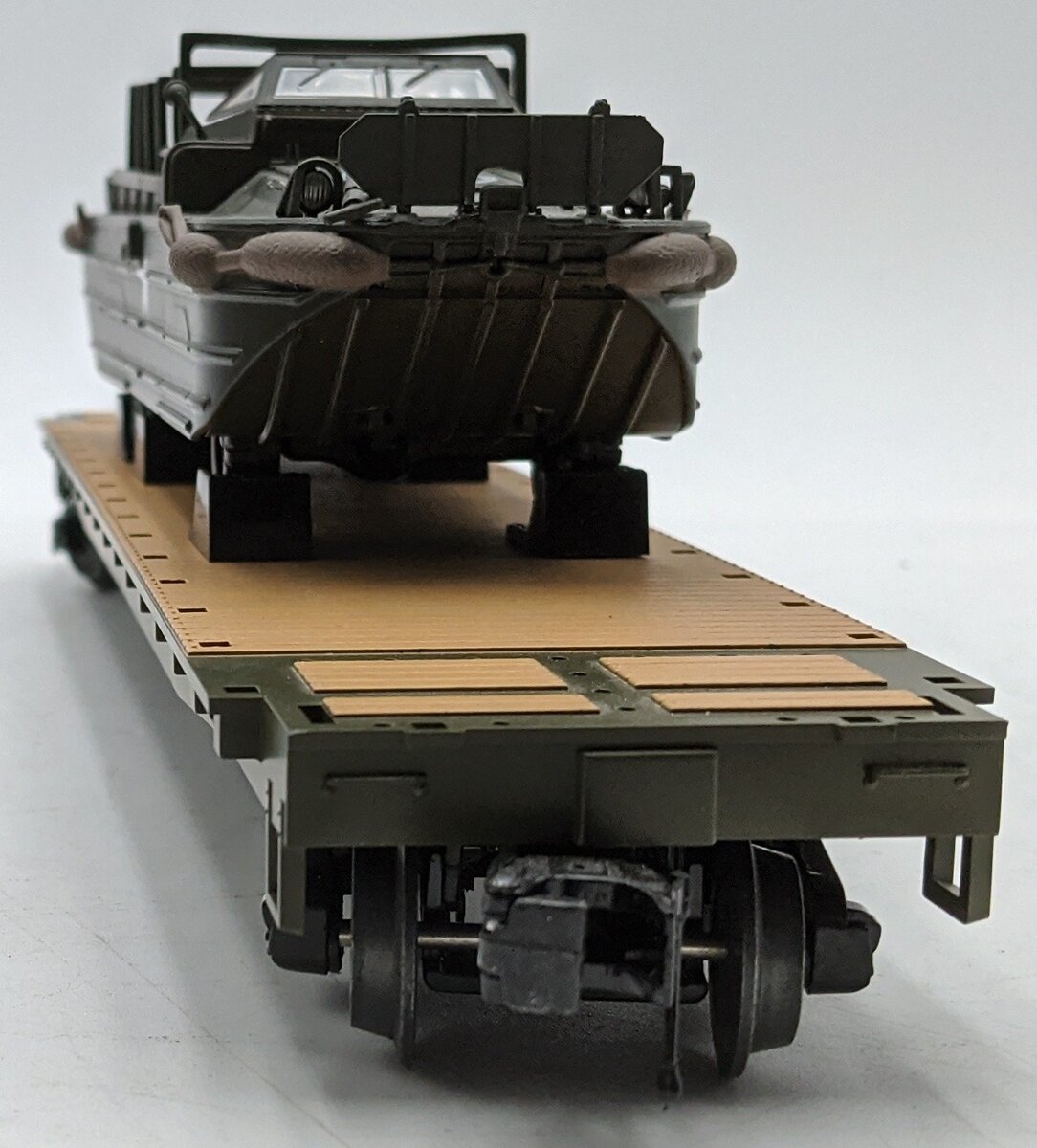 MTH 20-95400 O U.S. Army Premier Flatcar with GMC DUKW 353 #609300 VG/Box