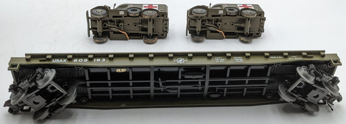 MTH 20-92149E O Gauge U.S Army Flat Car w/ Two Ambulances #609193 EX/Box