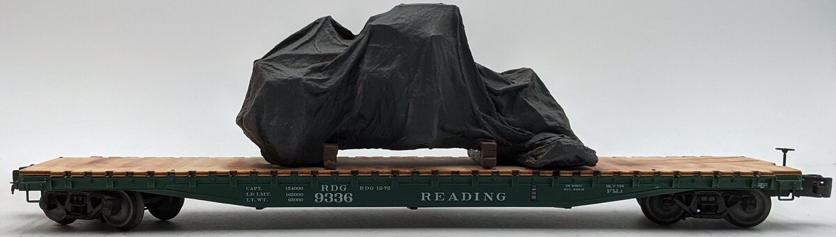 Lionel 6-82705 O Gauge Reading PS-4 Flatcar #7336 with Stakes & Tarped Load VG/Box