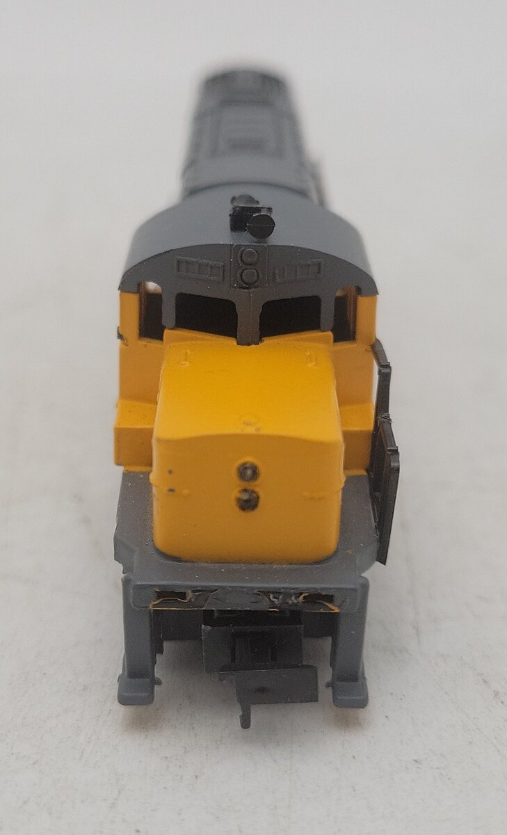 MRC 6987 N Scale Union Pacific C-240 Diesel Locomotive #1401 EX/Box