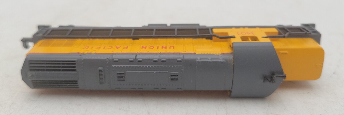 MRC 6987 N Scale Union Pacific C-240 Diesel Locomotive #1401 EX/Box