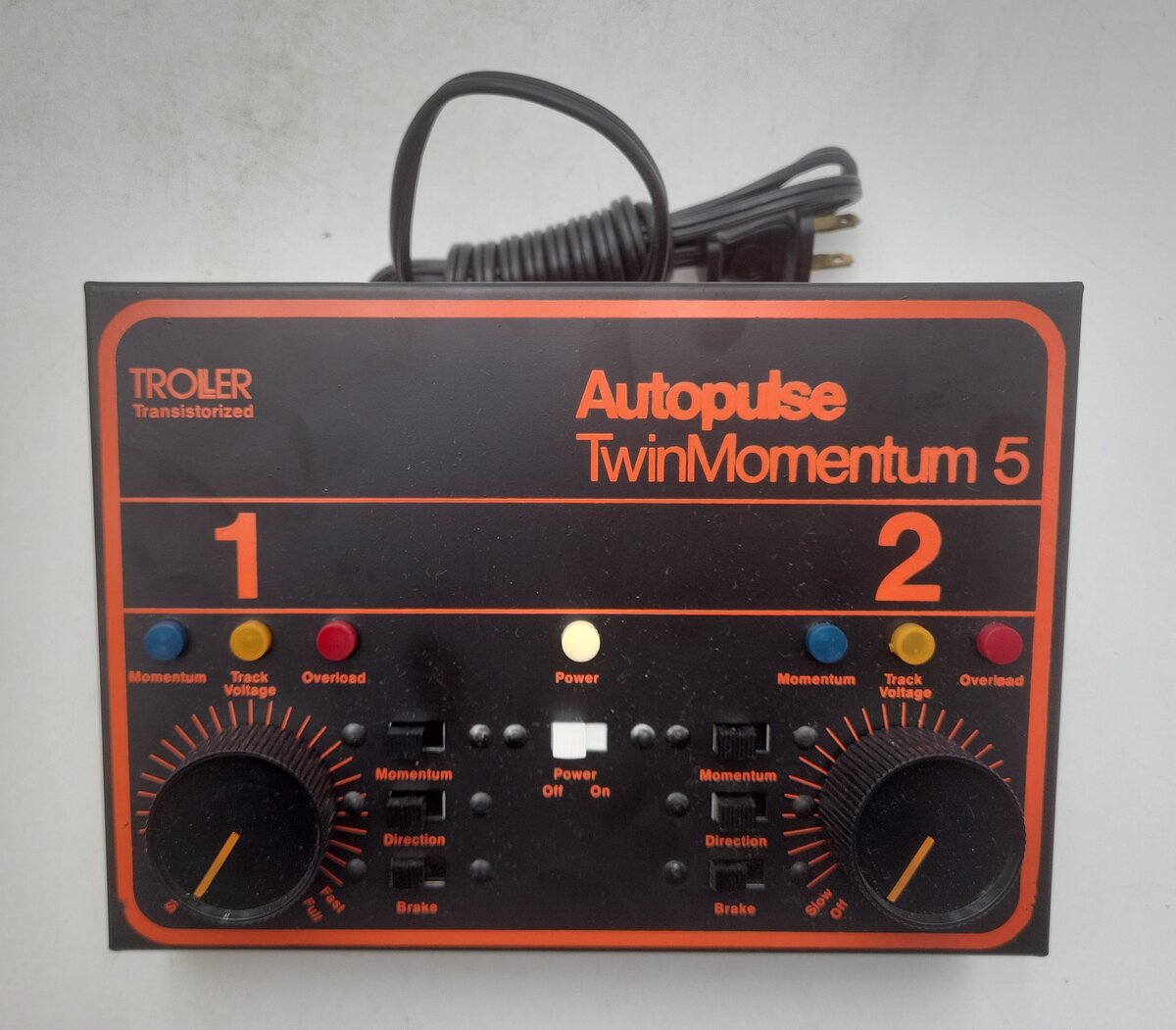 Troller 8000 Autopulse Twin Momentum 5 Transistorized Model Railroad Power Pack EX/Box