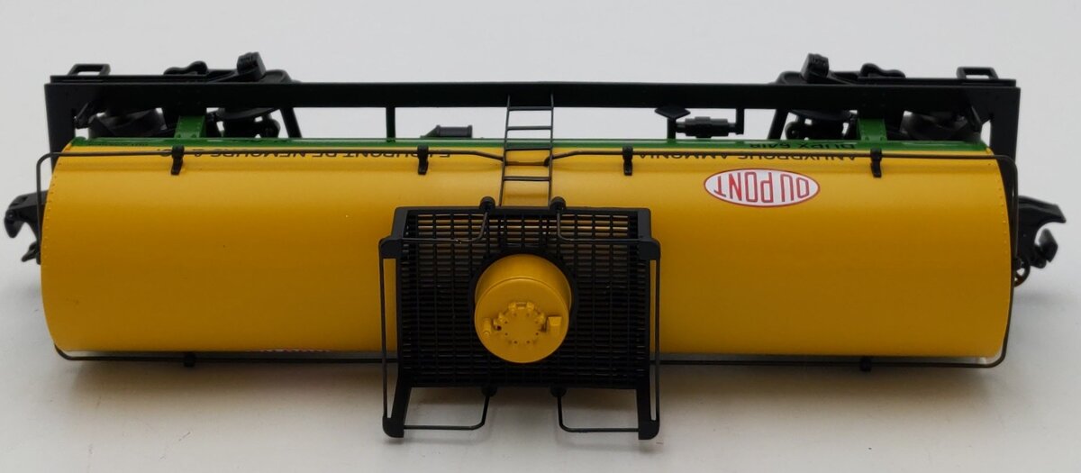 MTH 30-73562 O DuPont Tank Car #6418 LN/Box