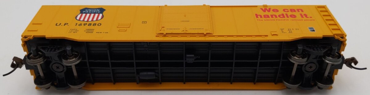 Bachmann 19408 HO Union Pacific 50' Sliding-Door Boxcar (Yellow, Black) EX/Box