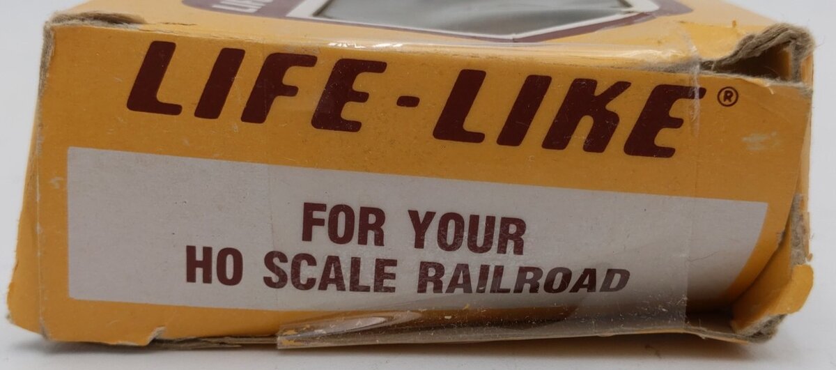 Life Like 3500 HO Santa Fe Powered Diesel Locomotive EX/Box