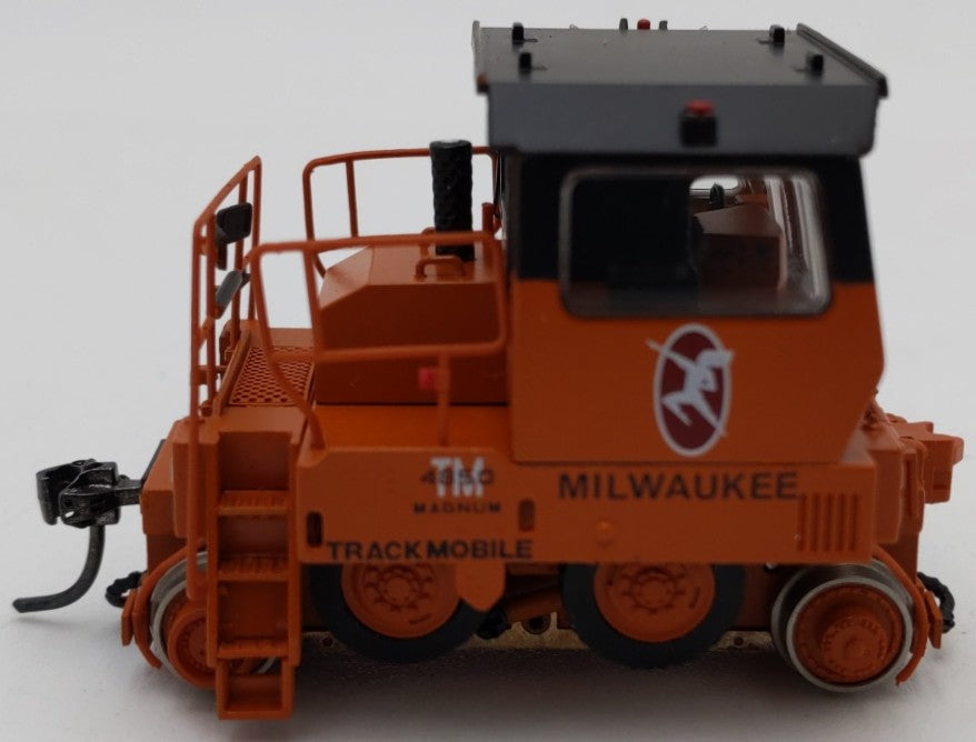 Broadway Limited 6011 HO Milwaukee Road Trackmobile™ Industrial Switcher EX/Box
