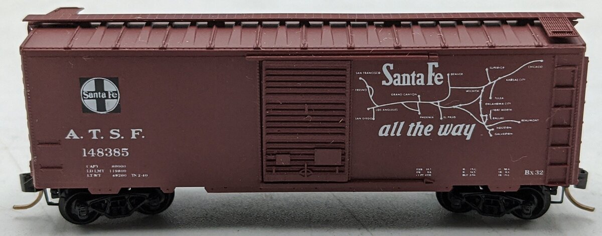 Micro-Trains 516-1 N Curved Map & 'The Scout' ATSF Boxcar #148385 EX