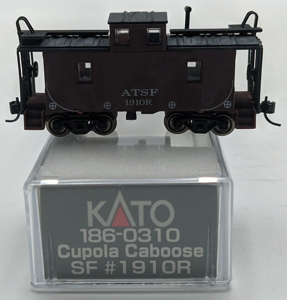 Kato 186-0310 N ATSF Cupola Caboose #1910R VG/Box