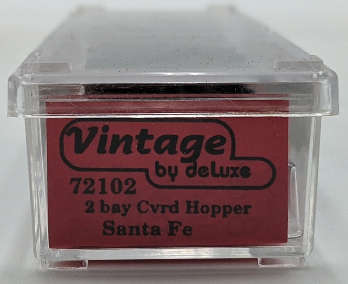 Deluxe Innovations 72102 N Scale Santa Fe 2 Bay Covered Hopper #182004 LN/Box