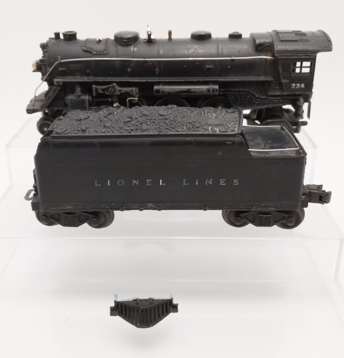Lionel 224 2-6-2 Diecast Steam Locomotive w/2466W Tender