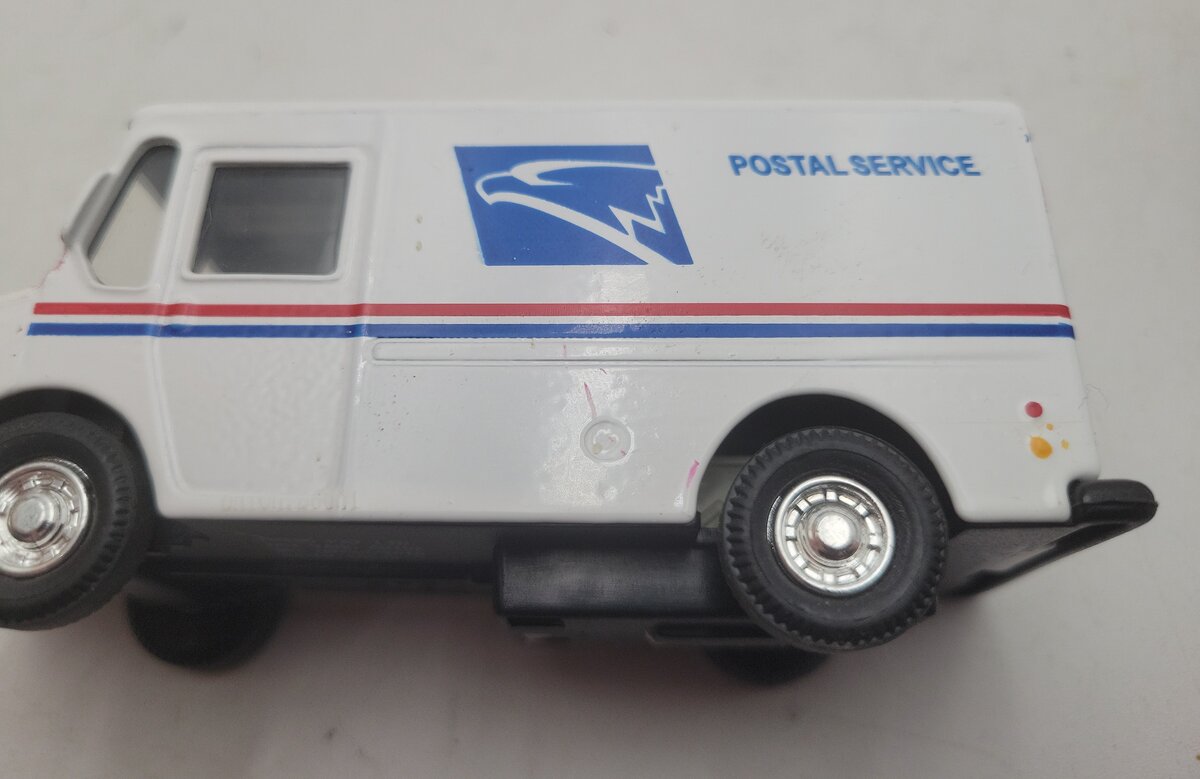 Ertl, Road Champs, & Other 1:43 Assorted Diecast and Plastic Trucks [4] VG